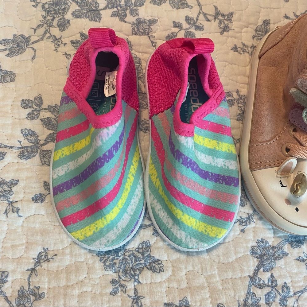 Toddler Girl Size 5 Shoe Bundle Old Navy, Cat & Jack, Speedo - Picture 2 of 13